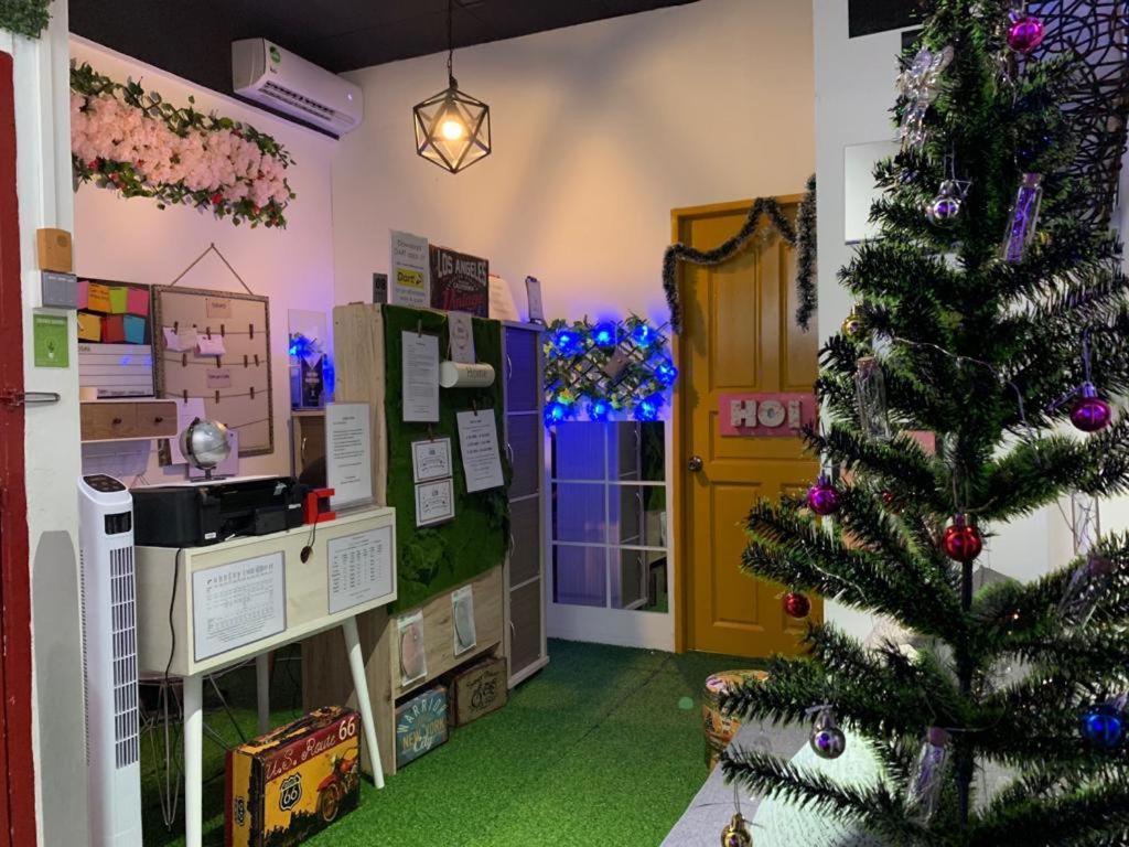Co.Living Hostel Bandar Seri Begawan Extérieur photo